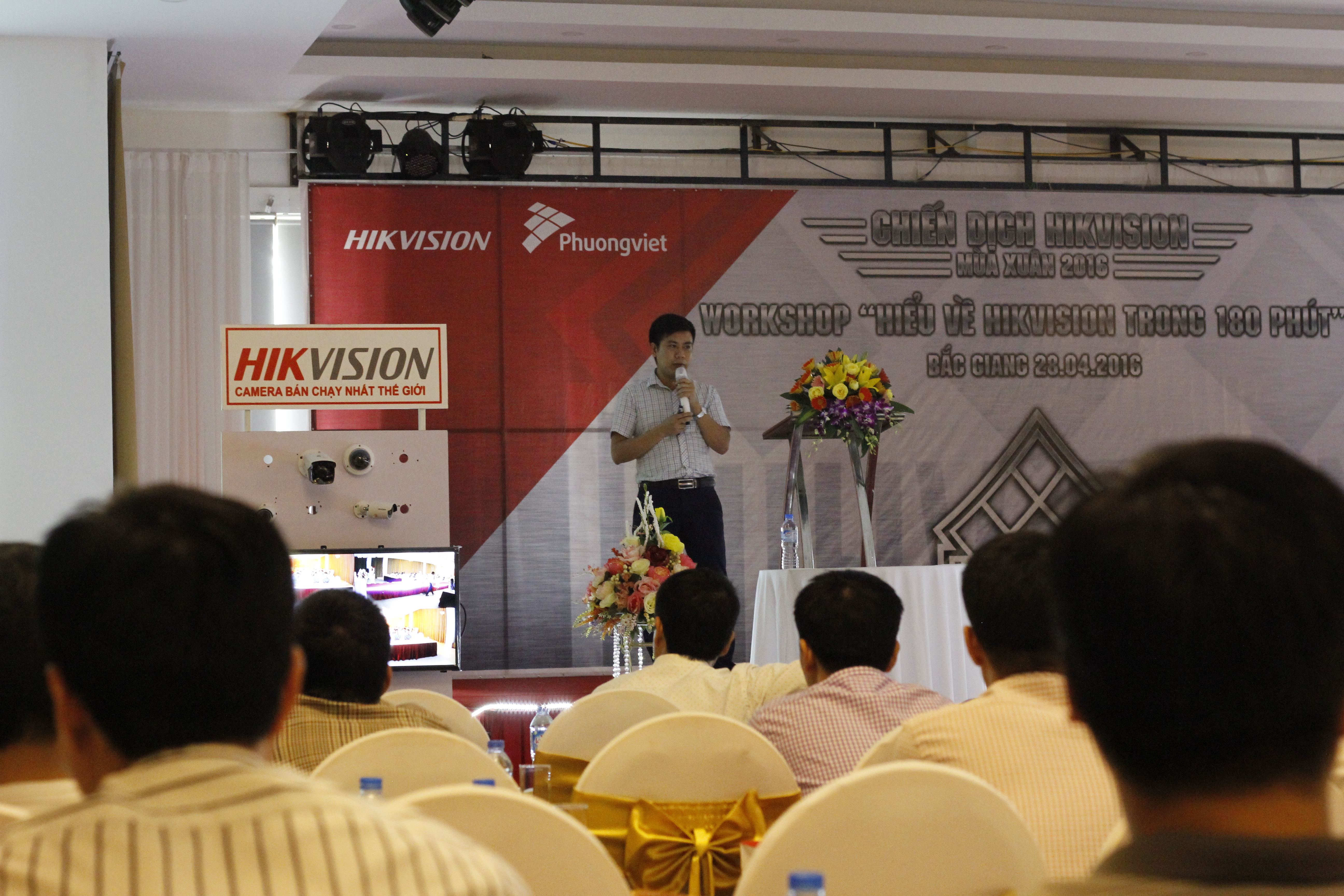 Ông Đỗ Văn Tuyền, giám đốc công ty Biển Bạc Bắc Giang chia sẻ về giải pháp truyền dẫn